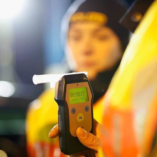 Polizei macht Alkoholtest