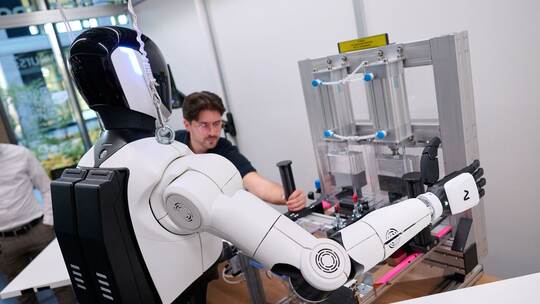 Eröffnung des "TUM RoboGym" Eröffnung des "TUM RoboGym"