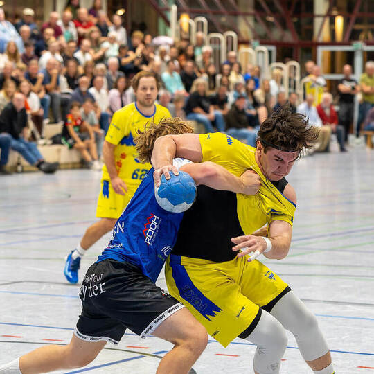 Durchsetzen will sich der HC Neuenbürg mit Johannes Köster (rechts) im Auswärtsspiel. Ralf beckler
