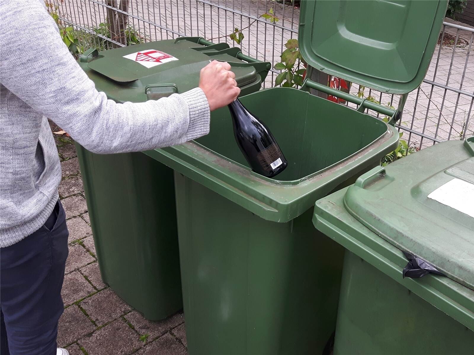 KI entdeckt Plastik in Pforzheimer Biotonnen: Bei wiederholten Verstößen bleibt der Müll stehen