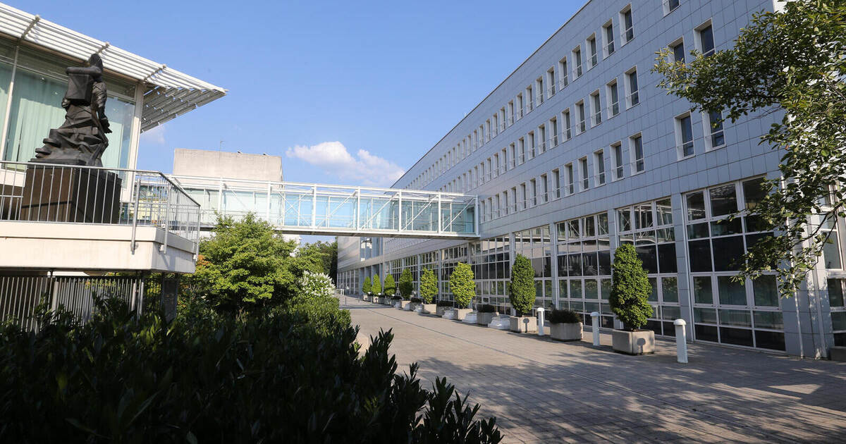 The Enzkreis district doesn't wear Prada: Dispute over renovation and ...
