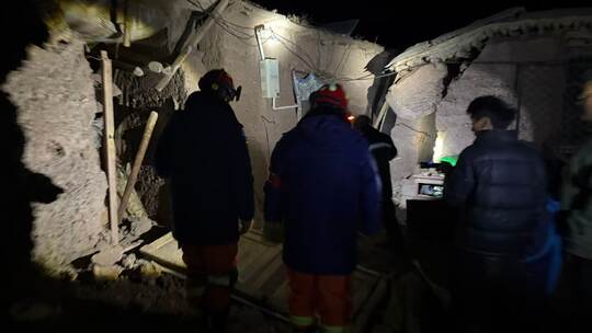 Tote und Verletzte bei Erdbeben in China Tote und Verletzte bei Erdbeben in China