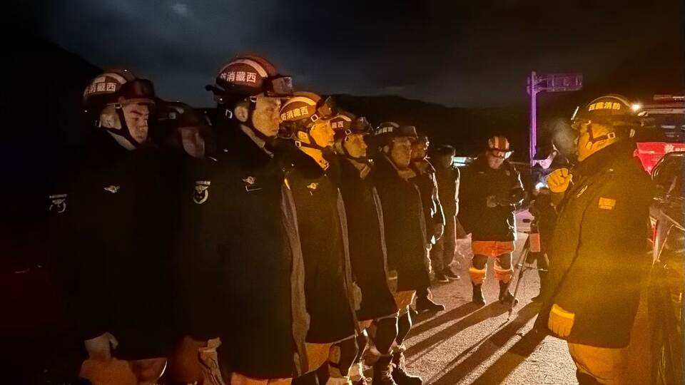 Tote und Verletzte bei Erdbeben in China Tote und Verletzte bei Erdbeben in China