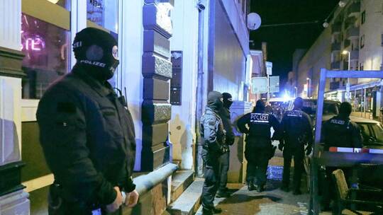 Polizei kontrolliert Restaurants und Spielhallen in Karlsruhe