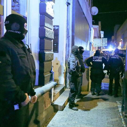 Polizei kontrolliert Restaurants und Spielhallen in Karlsruhe