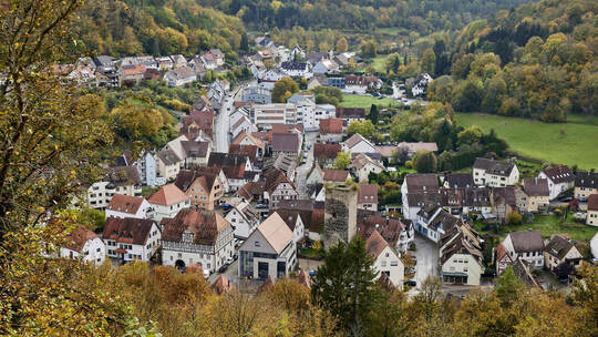 Im Rahmen der Fortschreibung des Flächennutzungsplans hat der Mönsheimer Gemeinderat über mögliche zukünftige Wohnbauflächen dis Ortsansicht