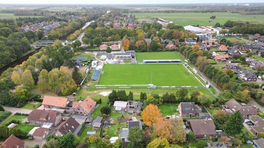 Dorfclub gegen Hauptstadt-Verein Dorfclub gegen Hauptstadt-Verein