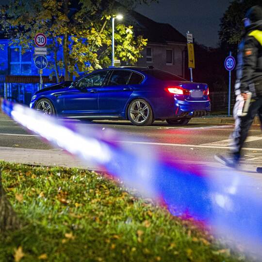 Auto fährt in Menschengruppe in Neustadt am Rübenberge Auto fährt in Menschengruppe in Neustadt am Rübenberge