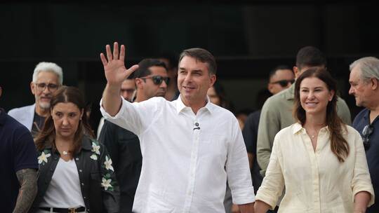 Flavio Bolsonaro und seine Frau Fernanda Flavio Bolsonaro und seine Frau Fernanda