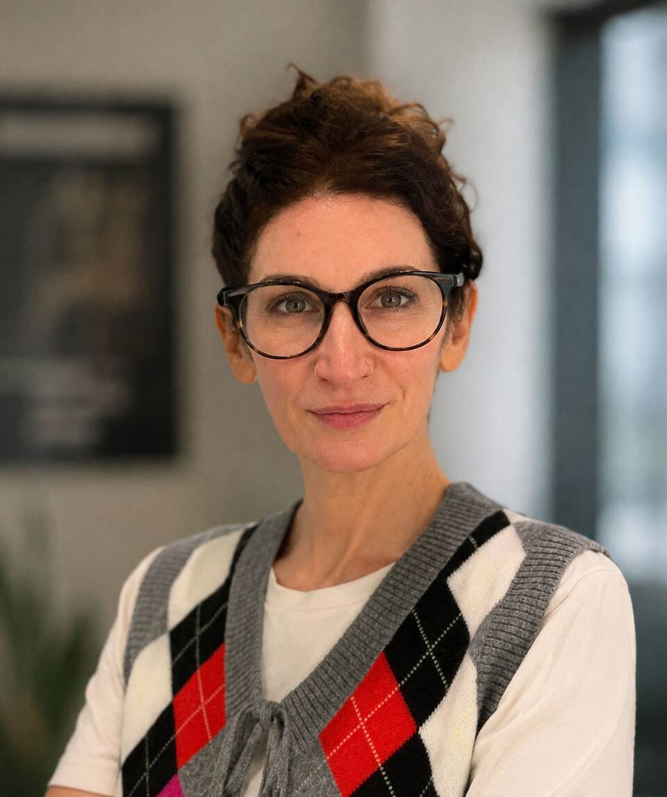 Autorin Ester Amrami - Autorin Ester Amrami -