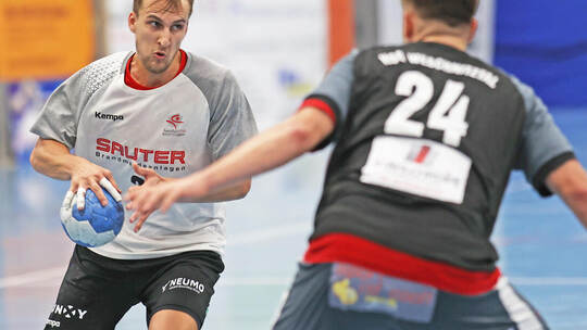 David Kautz (links) und der TSV Knittlingen empfangen HB Ludwigsburg zum Spitzenspiel. Foto: Jürgen Keller