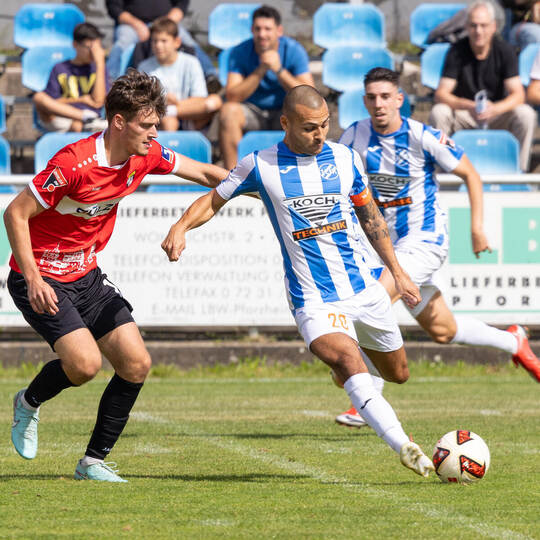 Der CfR mit Marvin Gnaase (am Ball) ist unter Druck. Foto: Ralf Becker