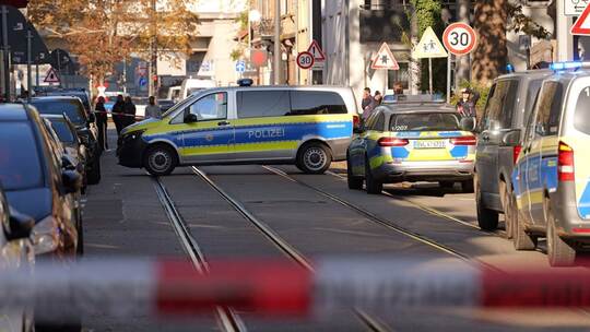 Verletzte Person gefunden - Großeinsatz in Mannheim Verletzte Person gefunden - Großeinsatz in Mannheim