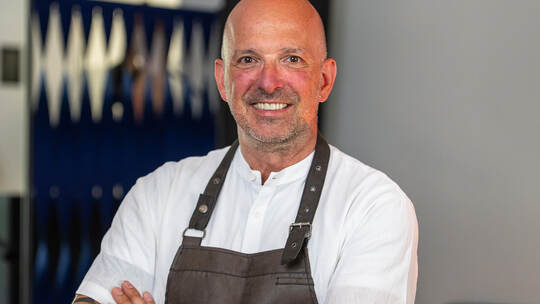 Verbindet Kochkunst und Handwerk: Claudio Urru. Foto: Riva Eventgastronomie