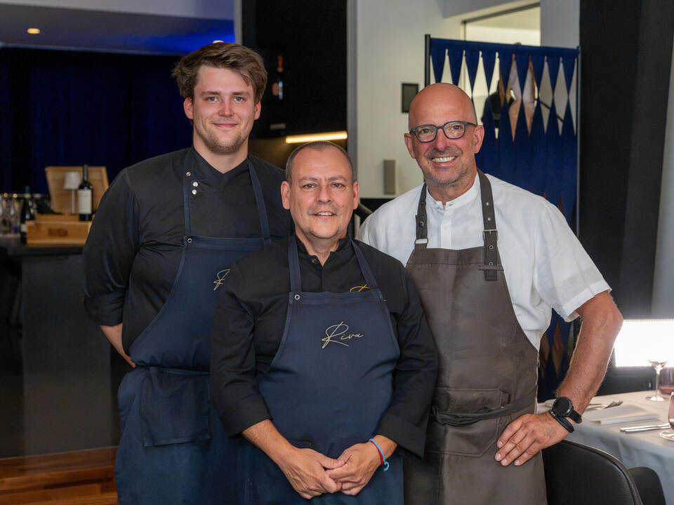 Seine Stützen in der Küche: Paolo und Azubi Fabian. Foto: Riva Eventgastronomie