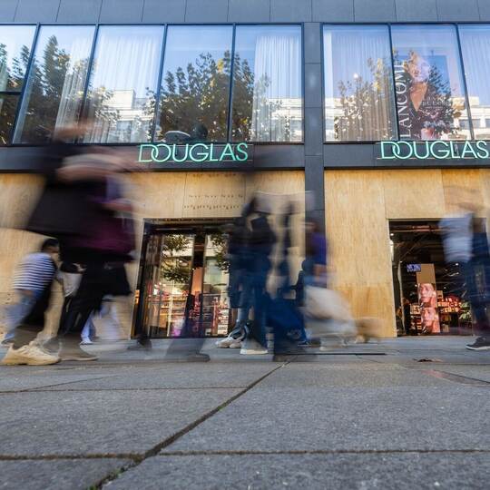 Vor Demonstrationen „Gen Z regelt“ - Vorbereitung Einzelhandel
