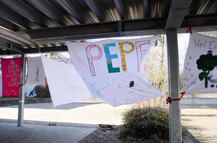 pz news zeigt alle gluckwunsche zum abi in bildern bildergalerien pforzheimer zeitung