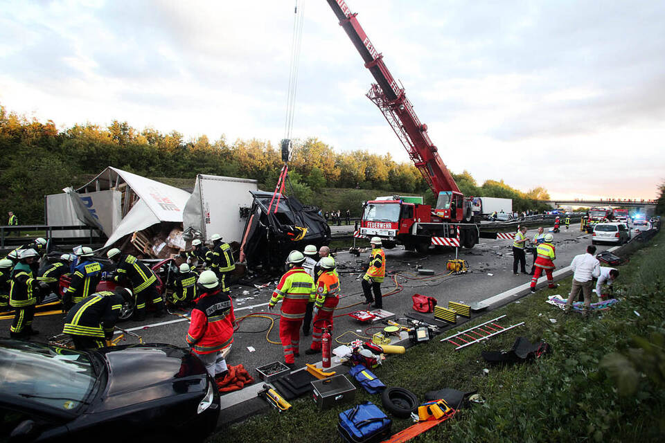 Lkw Unfall A8 Pforzheim