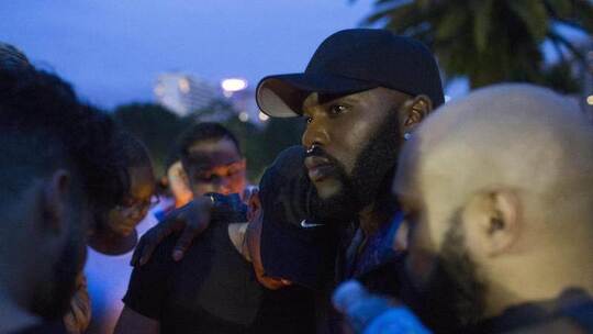 Bürger von Orlando trauern: Die Stadt in Florida erlebte die schlimmsten Bluttat eines einzelnen Todesschützen in der US