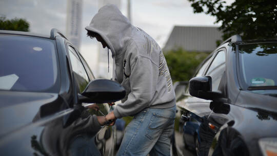 Autoaufbrüche vermeldet die Polizei überdurchschnittlich oft.