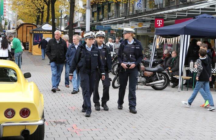 Pforzheimer schlendern beim beliebten Wirtschaftswunder durch die Stadt ...