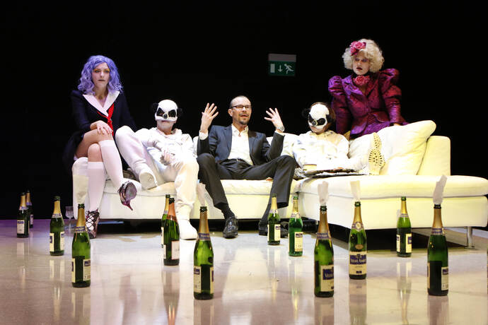 Herr Biedermann Und Die Brandstifter