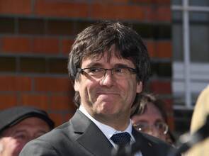 Sollte Puigdemont am Ende tatsächlich nach Spanien ausgeliefert werden, dürfte er dort nur noch wegen Untreue angeklagt 