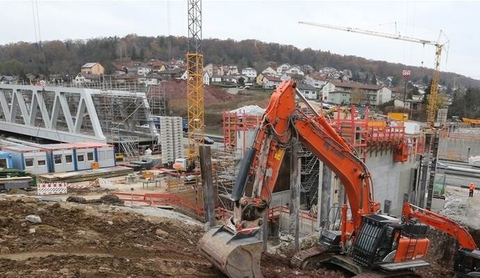 A8 bei Pforzheim: Arbeiten unter Hochdruck auf größter ...