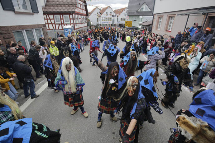 Umzug in Neuhausen begeistert das Publikum - Bildergalerie