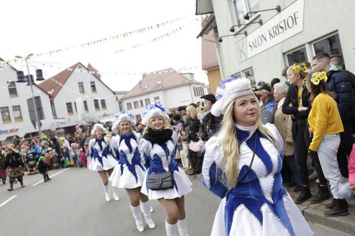 Umzug in Neuhausen begeistert das Publikum - Bildergalerie