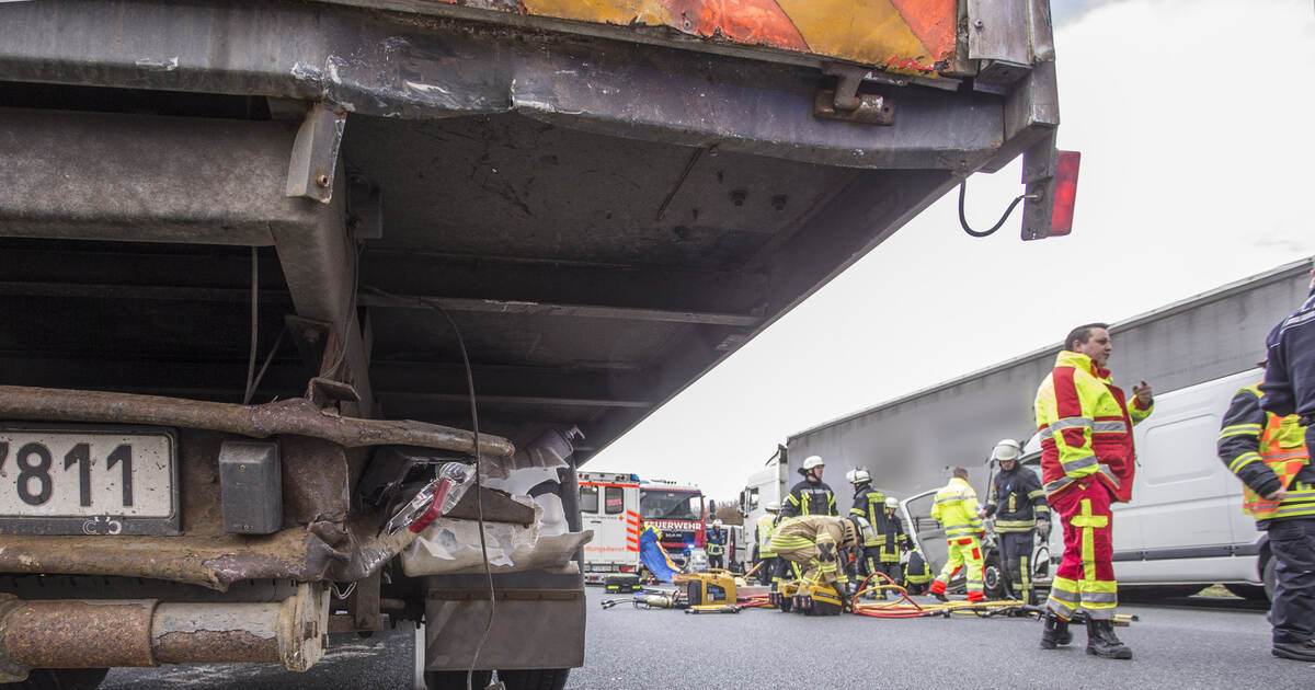 unfall a8 bei pforzheim heute