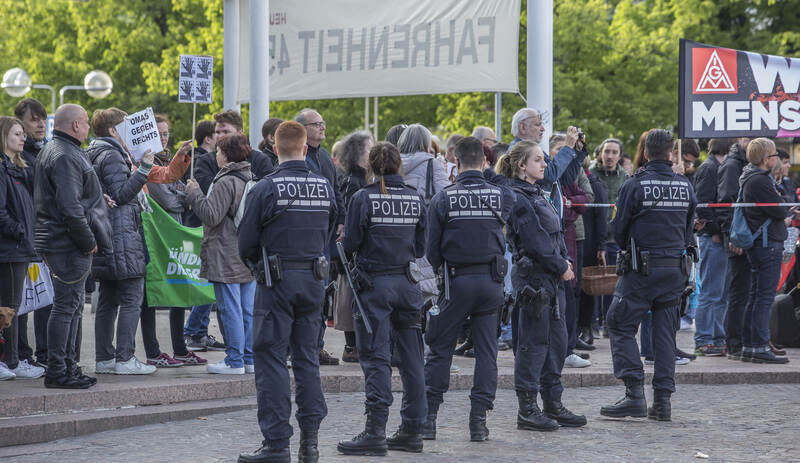 AfD-Wahlveranstaltung mit Gegendemonstration in Pforzheim - Foto ...