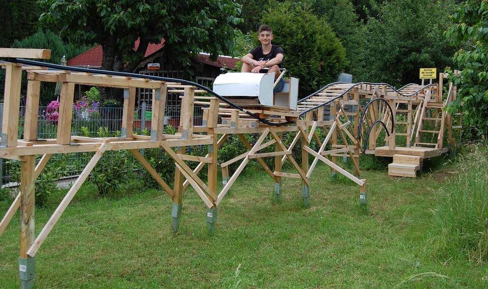 Eigene Achterbahn Im Garten 14 j hriger Straubenhardter Steckt Viel 