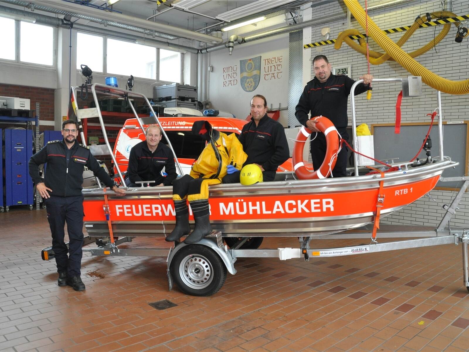 Alle Mann an Deck: Feuerwehr Mühlacker bekommt neues Boot - Region
