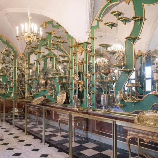 Blick in ein Zimmer des Grünen Gewölbes im Dresdner Schloss. Foto: Sebastian Kahnert/zb/dpa
