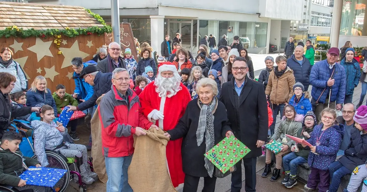 Altstadträtin Hella Marquardt für eine schöne Bescherung