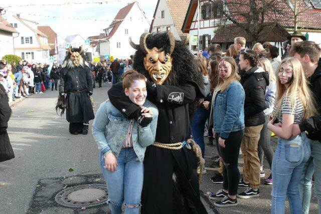 Die besten Bilder vom Faschingsumzug in Neuhausen 2020 - Bildergalerie