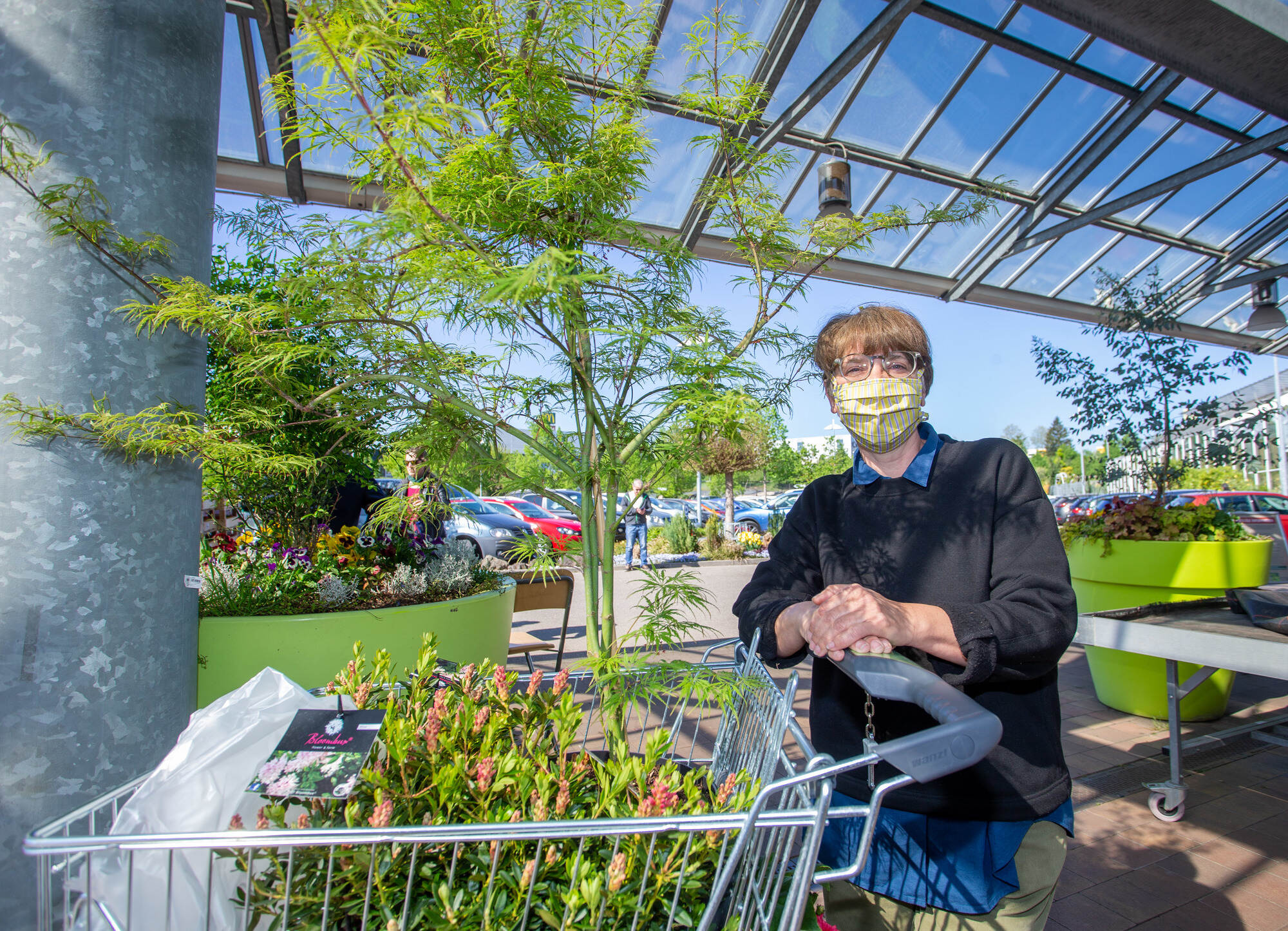 In Corona Zeiten Wird Der Garten Schon Gemacht Bildergalerien Pforzheimer Zeitung