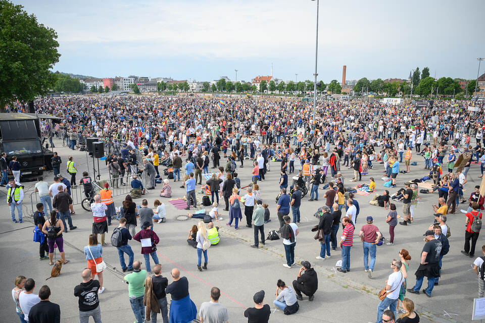 urn_binary_dpa_com_20090101_200515-99-71703-FILED