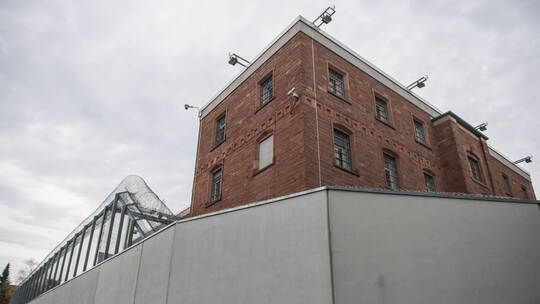 Seinerzeit heiß diskutiert und noch von wenigen Pforzheimer befürwortet: Die Abschiebungshafteinrichtung in der ehemalgen JVA. F Seinerzeit heiß diskutiert und noch von wenigen Pforzheimer befürwortet: Die Abschiebungshafteinrichtung in der ehemalgen JVA. F