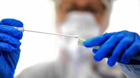 Die meisten Infizierten (knapp 1,8 Millionen) und Todesfälle (über 100.000) in der Corona-Pandemie verzeichneten zuletzt Die meisten Infizierten (knapp 1,8 Millionen) und Todesfälle (über 100.000) in der Corona-Pandemie verzeichneten zuletzt