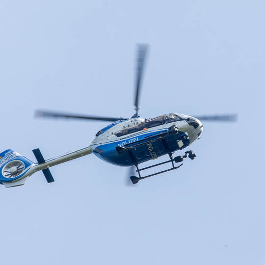 Polizei sucht mit Hubschrauber Vermissten