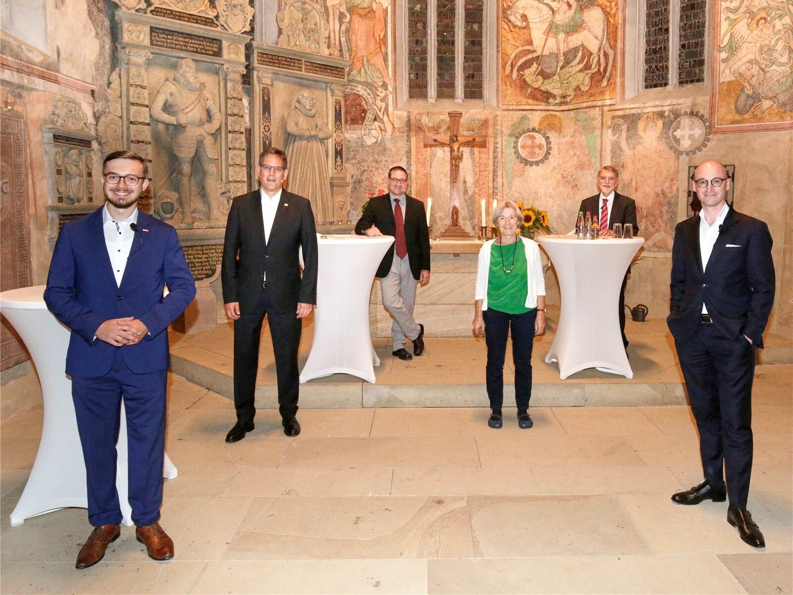  Podiumsdiskussion bei Nieferns langer Nacht der Kirche...