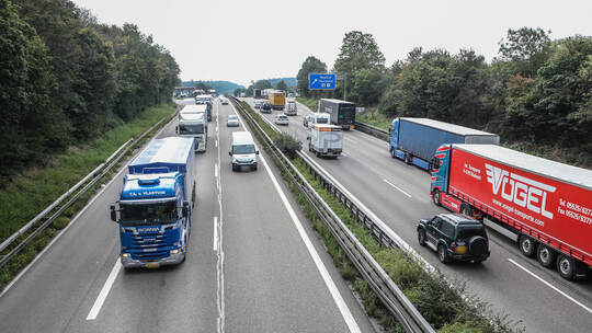 Politiker und Bürger in der Region fühlen sich beim A8-Ausbau von den Planern im Stich gelassen. Die empfinden die Vorwürfe als Politiker und Bürger in der Region fühlen sich beim A8-Ausbau von den Planern im Stich gelassen. Die empfinden die Vorwürfe als