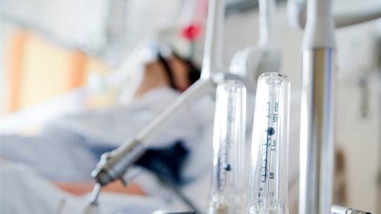 Das Pforzheimer Helios Klinikum ist an der "intensivmedizinischen Kapazitätsgrenze angelangt". Das Pforzheimer Helios Klinikum ist an der "intensivmedizinischen Kapazitätsgrenze angelangt".