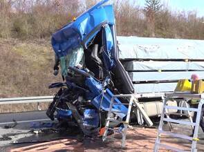 lkw unfall a8