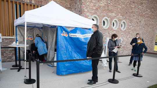 Coronavirus - Schnelltests bei Drogeriemarkt DM