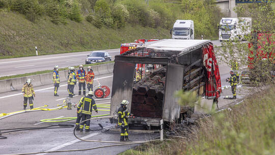 Brand LKW A8 Heimsheim PF Süd