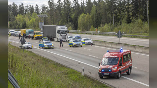Brand LKW A8 Heimsheim PF Süd