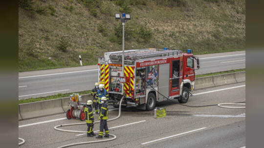 Brand LKW A8 Heimsheim PF Süd